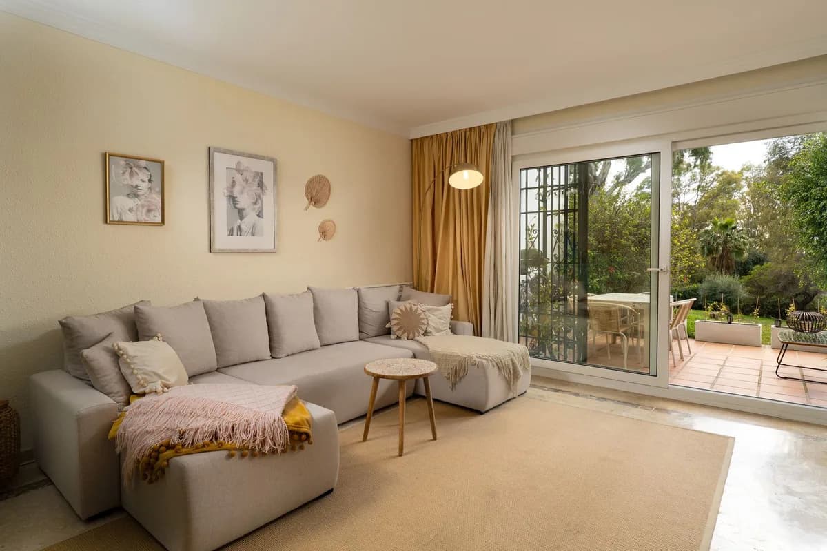 2 Bedroom Townhouse for Sale in Atalaya, Málaga - Image 6