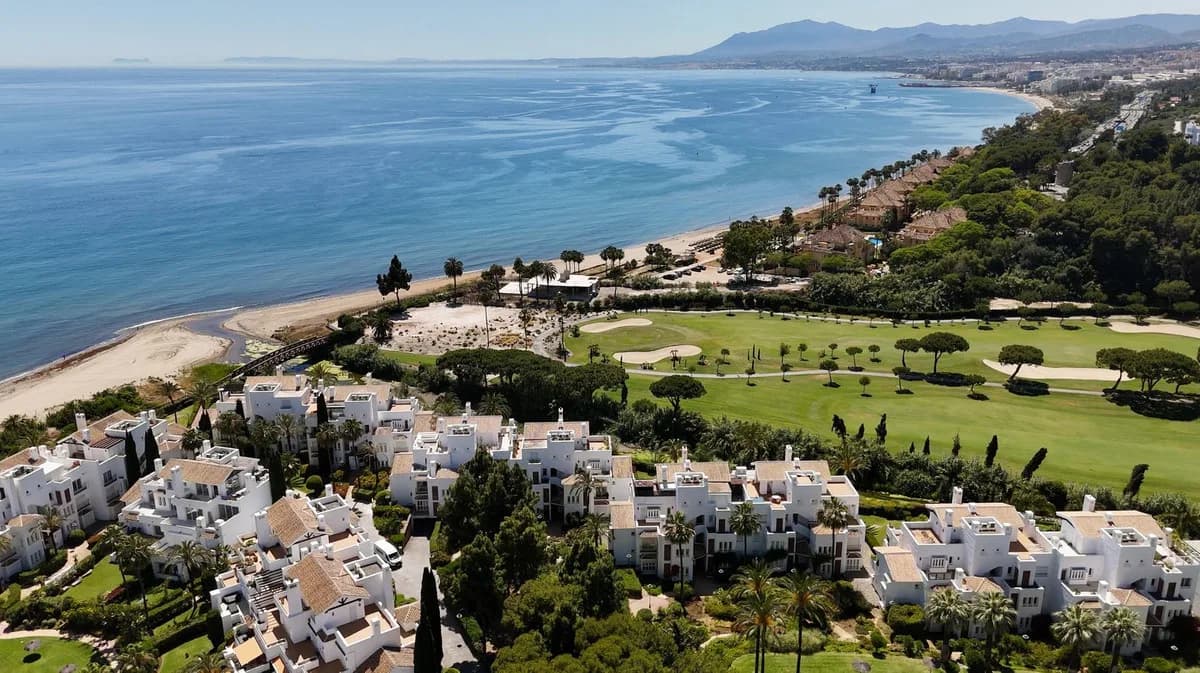 2 Bedroom Ground Floor Apartment for Sale in Los Monteros, Málaga
