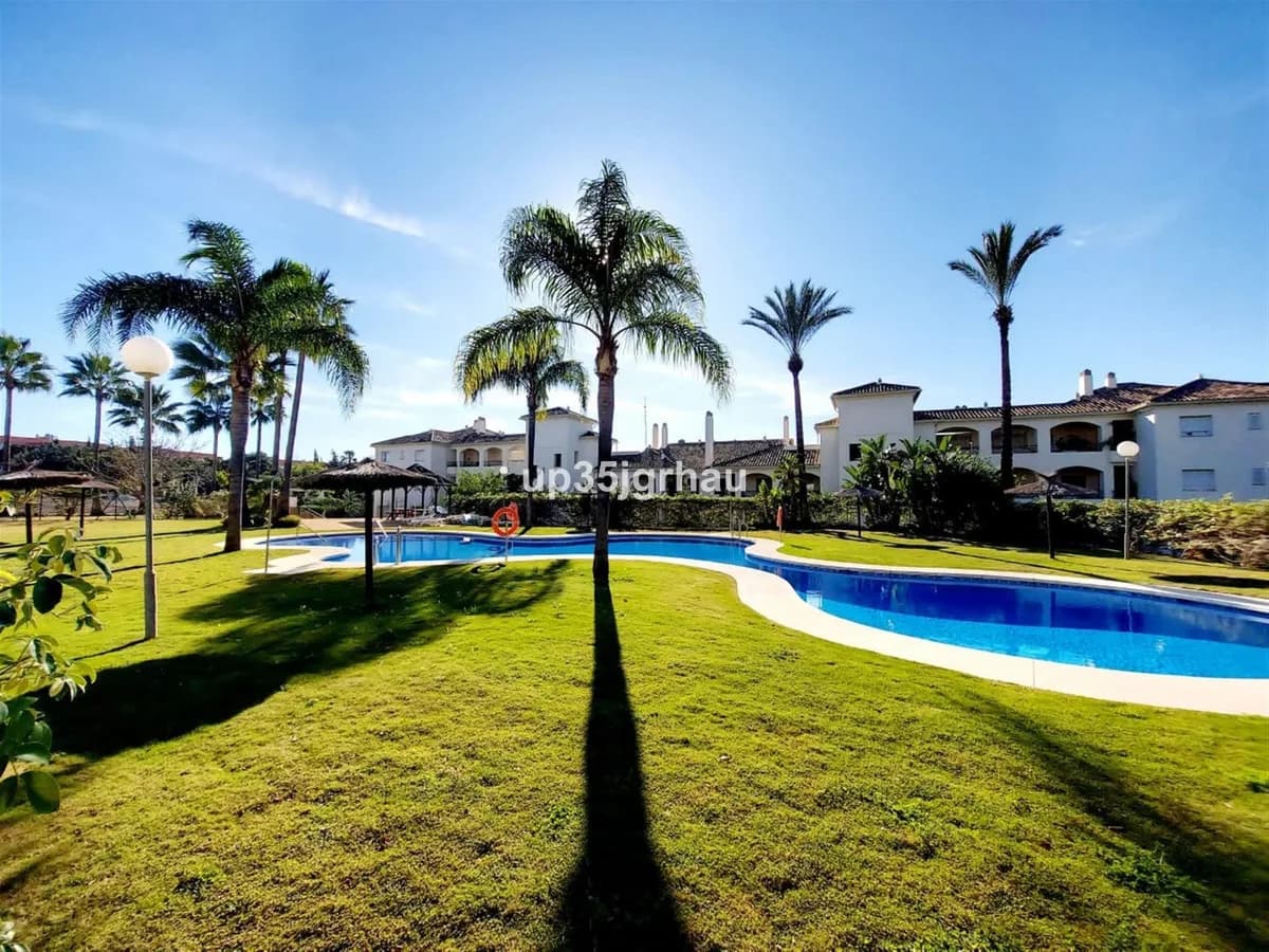 2 Bedroom Ground Floor Apartment for Sale in Estepona, Málaga - Image 5
