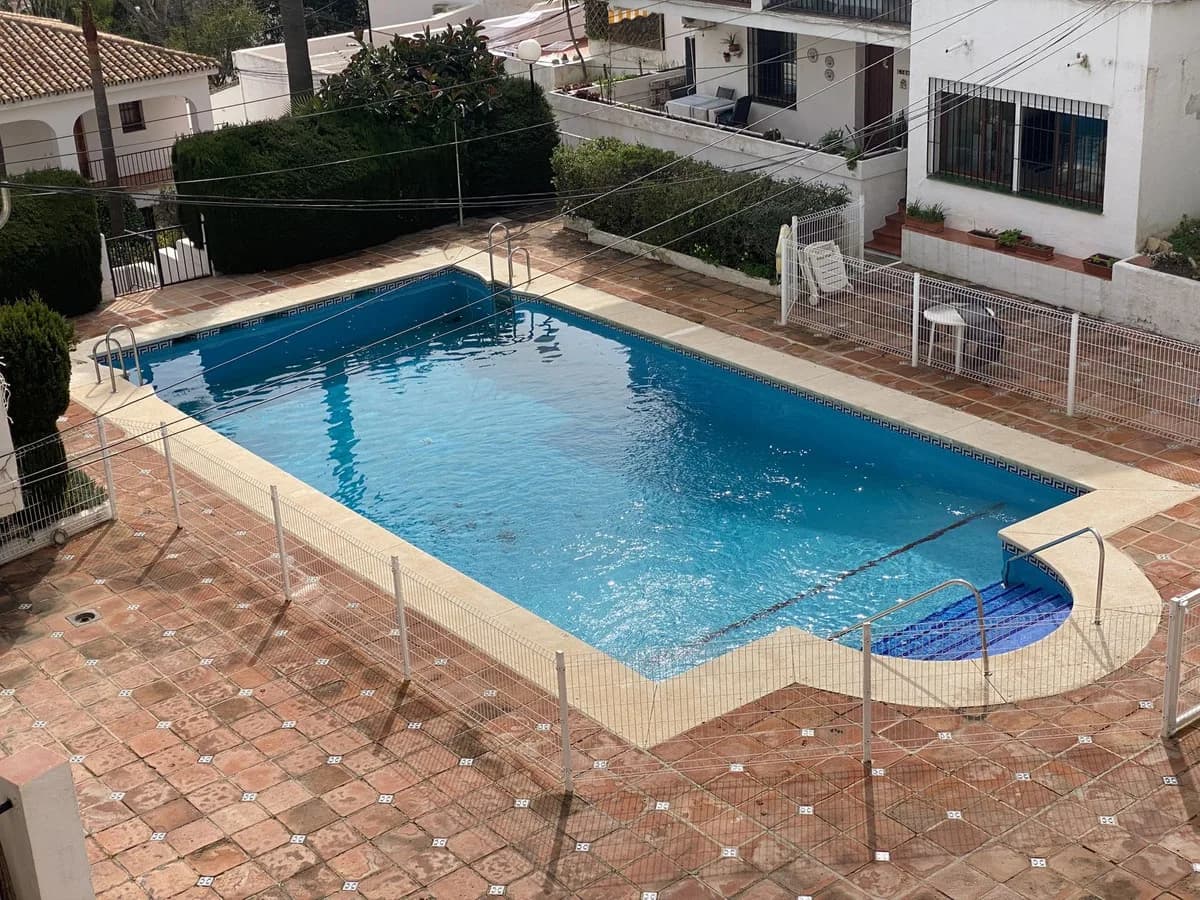 2 Bedroom Middle Floor Apartment for Sale in Mijas, Málaga