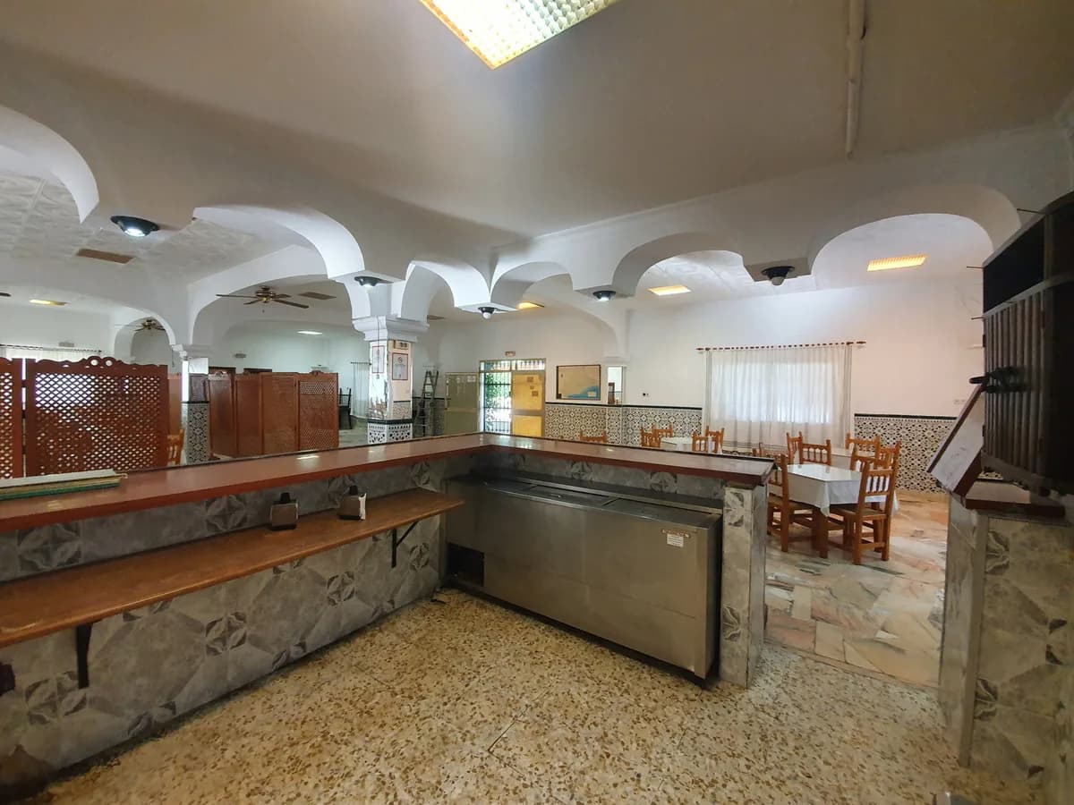 5 Bedroom Detached Villa for Sale in Guaro, Málaga - Image 6