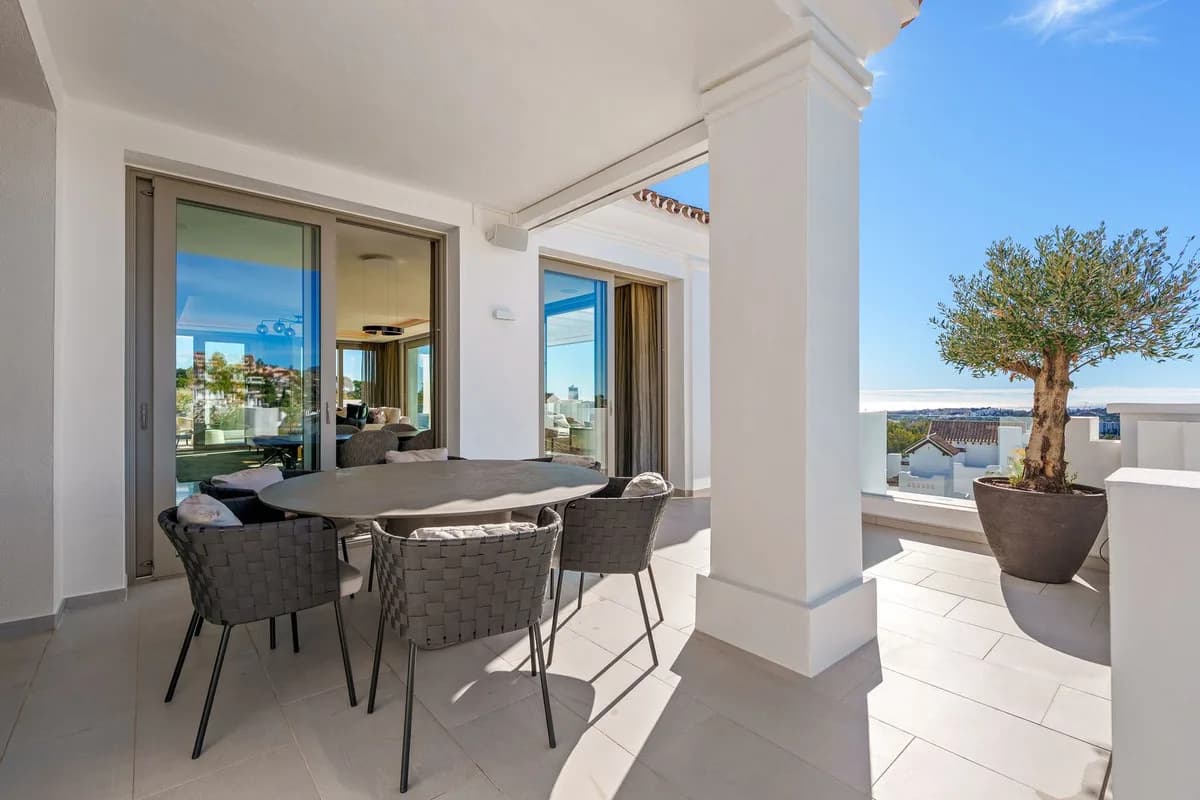 3 Bedroom Detached Villa for Sale in Nueva Andalucía, Málaga - Image 5