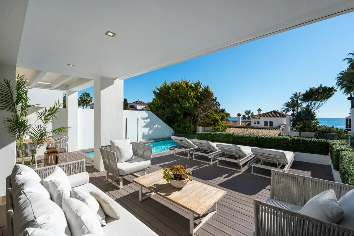 4 Bedroom Detached Villa for Sale in Marbella, Málaga - Image 4