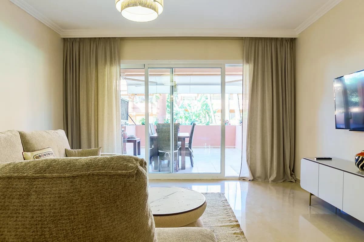 2 Bedroom Ground Floor Apartment for Sale in Puerto Banús, Málaga - Image 7