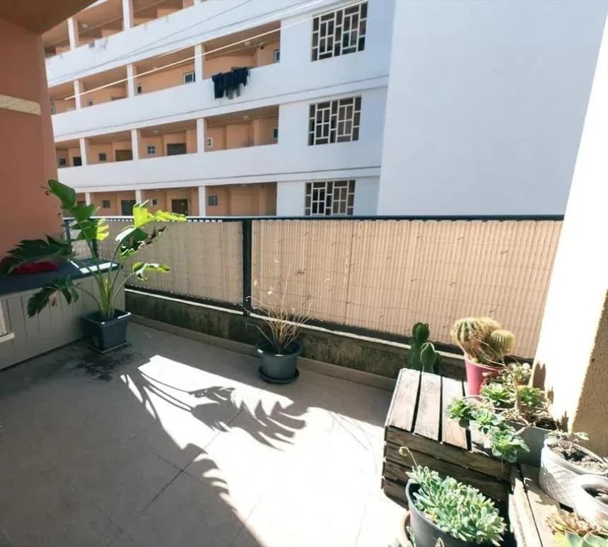 2 Bedroom Middle Floor Apartment for Sale in Torremolinos, Málaga - Image 2