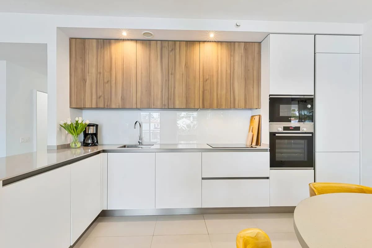 3 Bedroom Ground Floor Apartment for Sale in Benalmadena Costa, Málaga - Image 7
