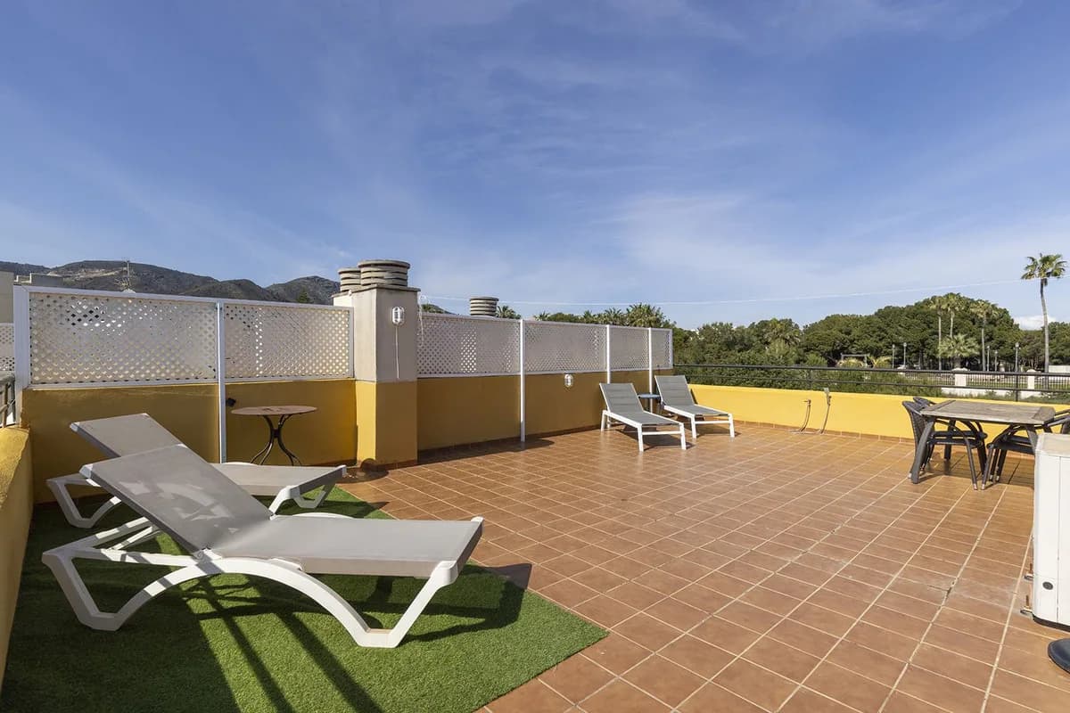 2 Bedroom Penthouse for Sale in La Carihuela, Málaga - Image 7