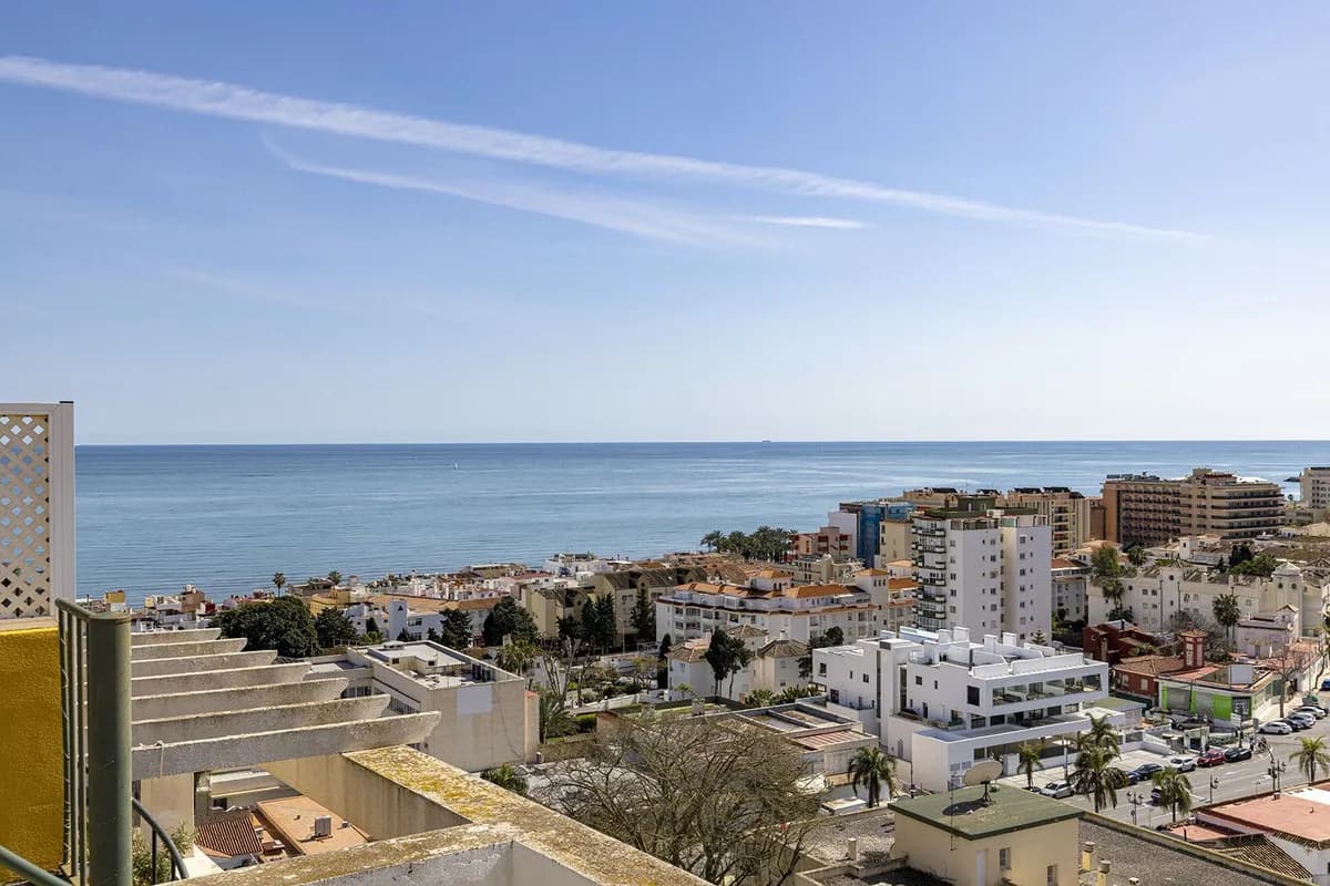 2 Bedroom Penthouse for Sale in La Carihuela, Málaga - Image 9