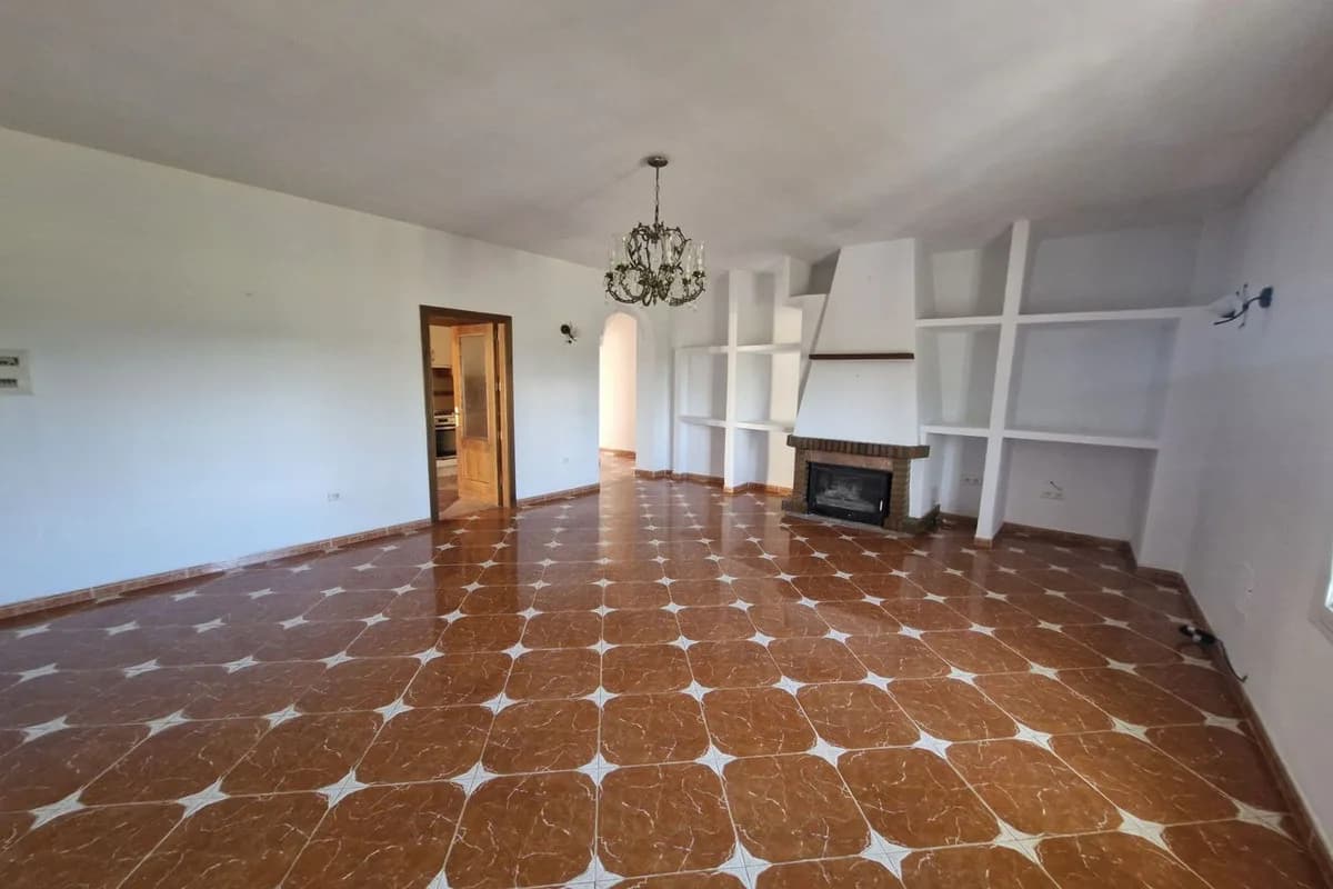 3 Bedroom Finca - Cortijo for Sale in Coín, Málaga - Image 5
