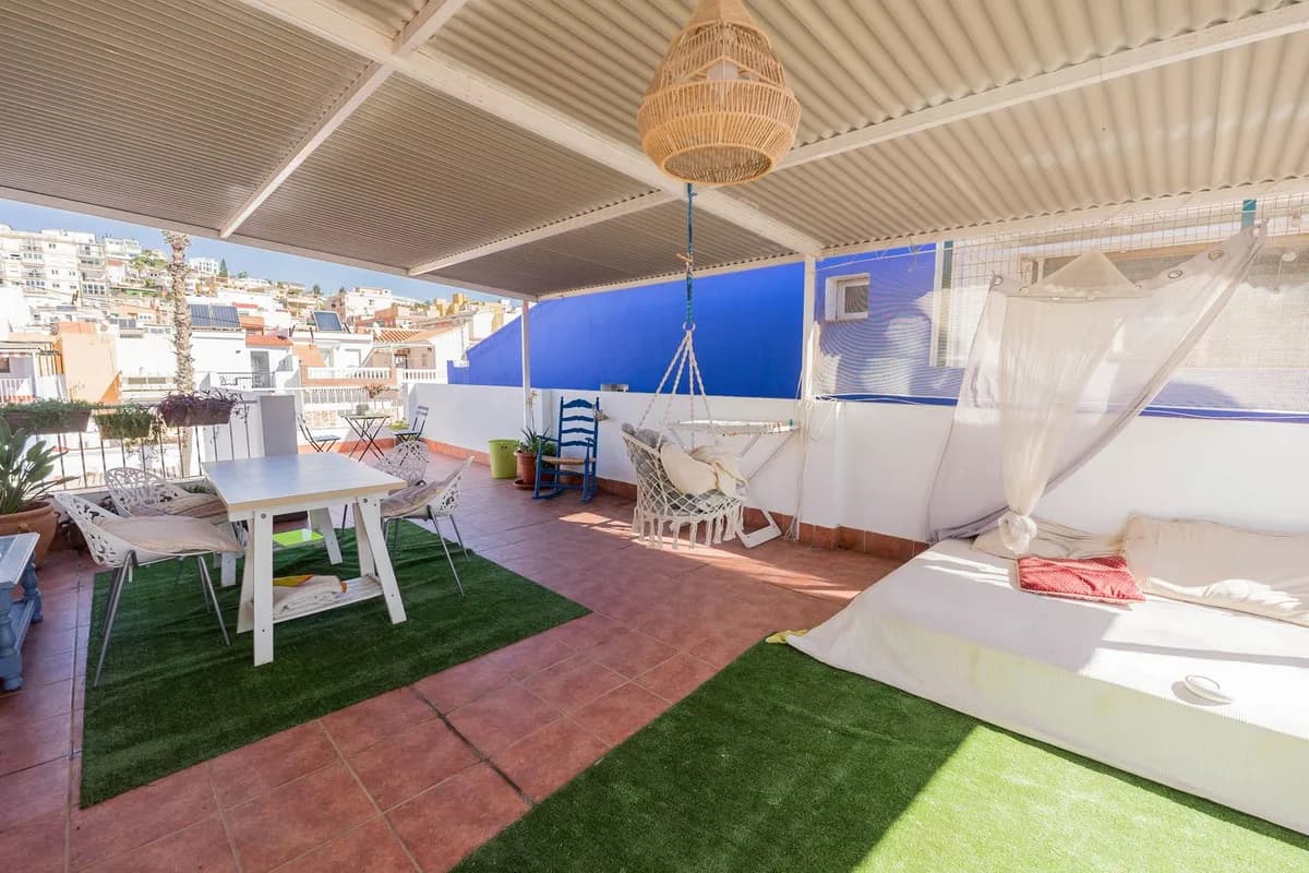 2 Bedroom Duplex for Sale in El Palo, Málaga - Image 2