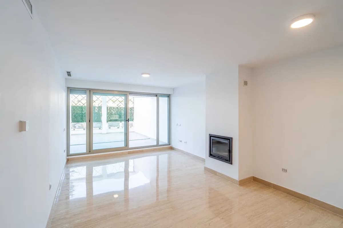 3 Bedroom Ground Floor Apartment for Sale in La Cala de Mijas, Málaga - Image 3