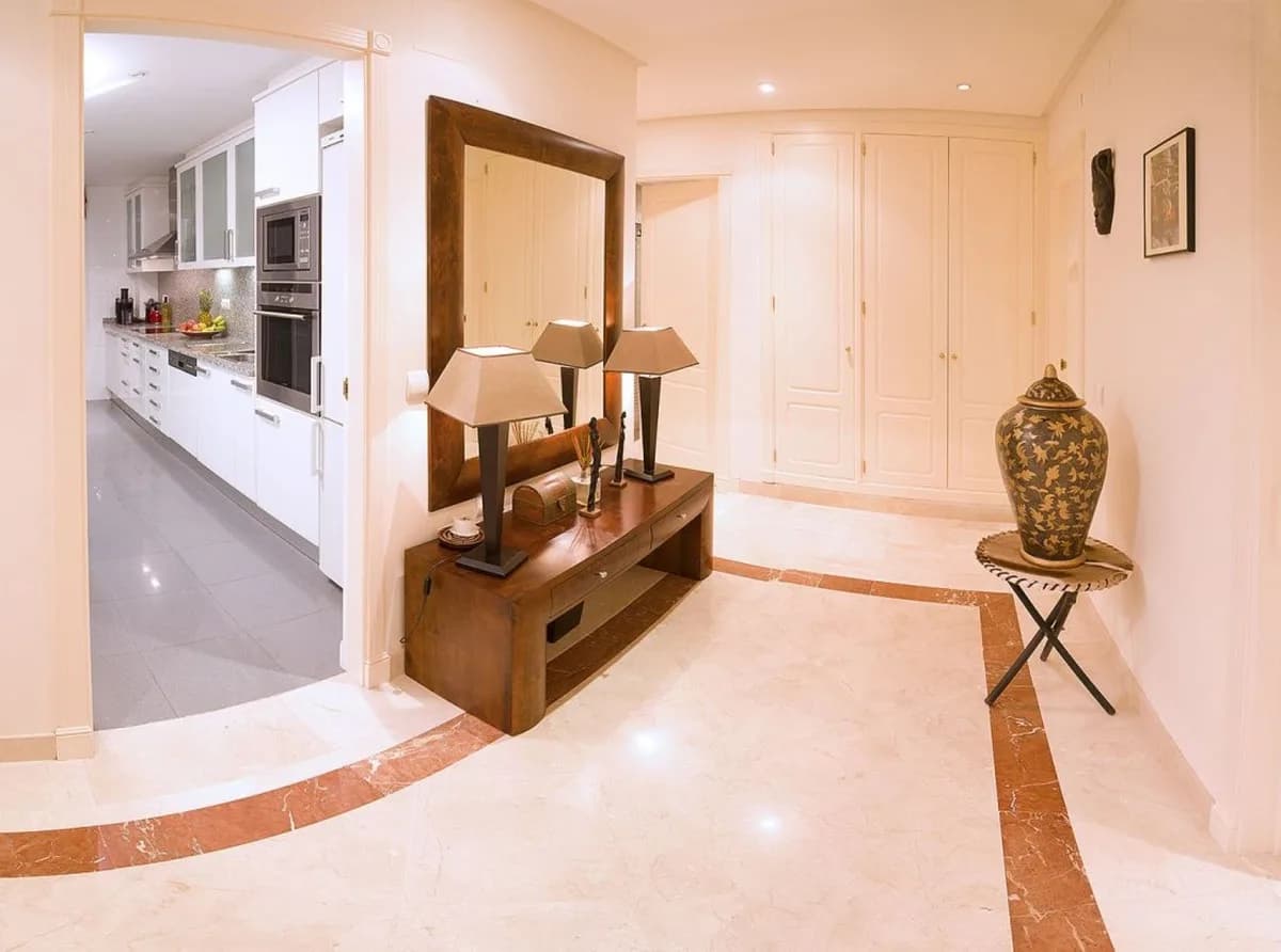 2 Bedroom Ground Floor Apartment for Sale in Nueva Andalucía, Málaga - Image 9
