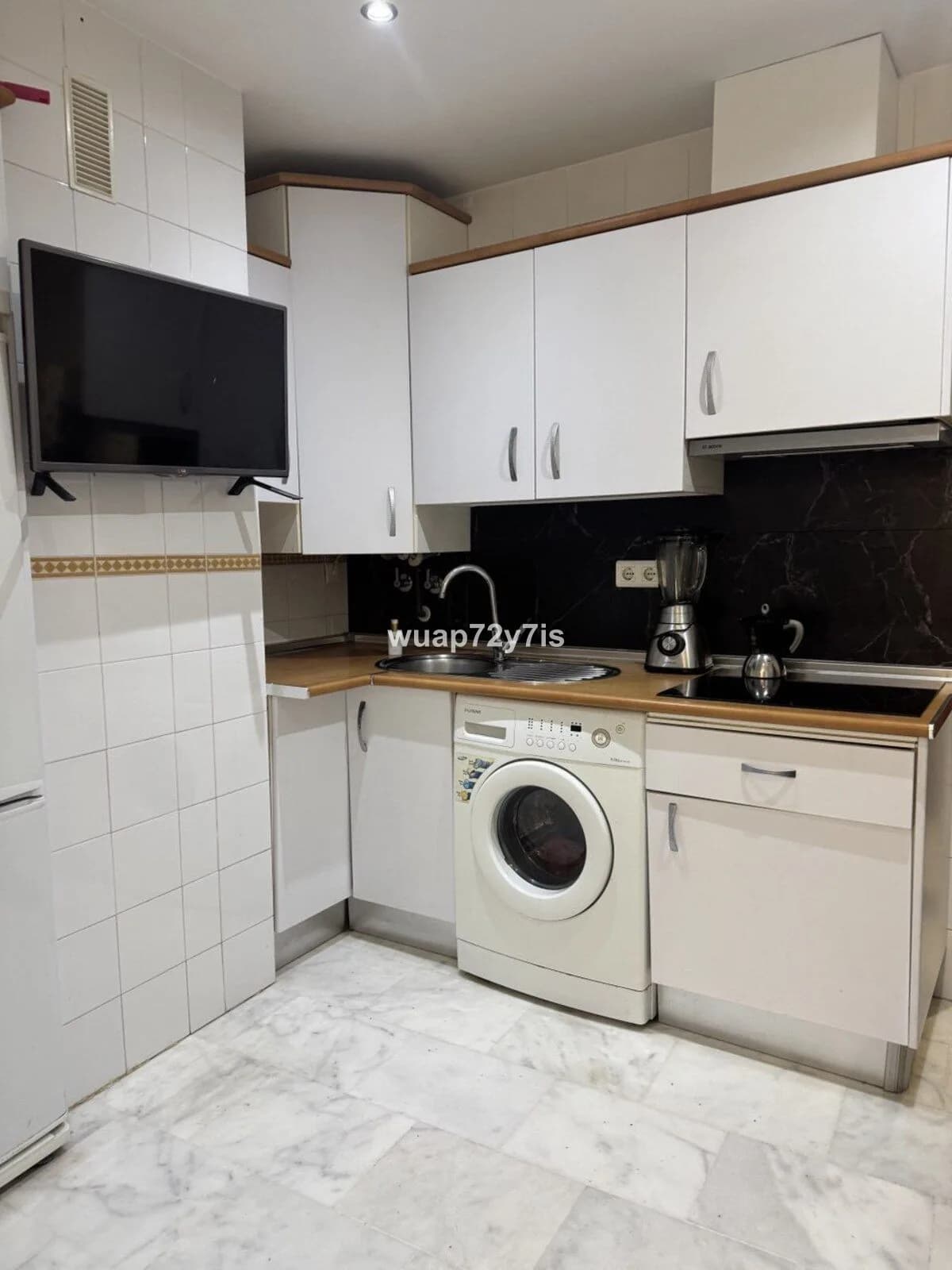 3 Bedroom Ground Floor Apartment for Sale in Fuengirola, Málaga - Image 7