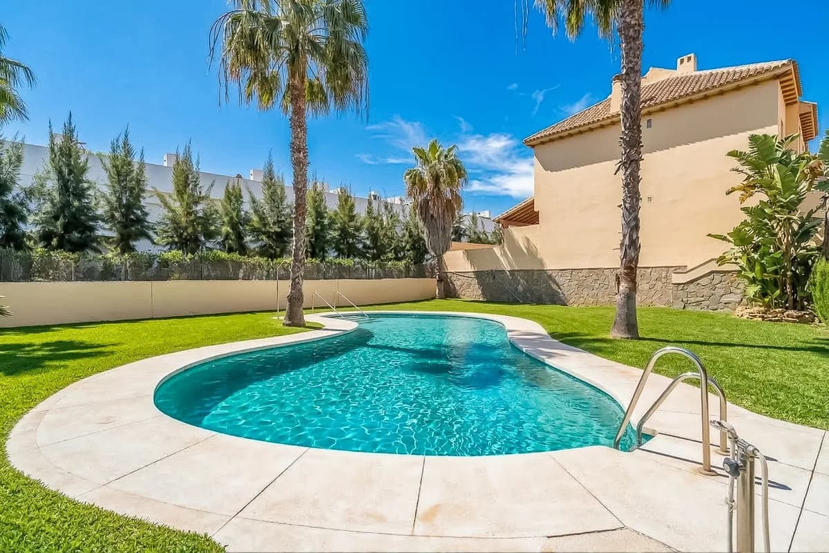 4 Bedroom Townhouse for Sale in Calahonda, Málaga - Image 2