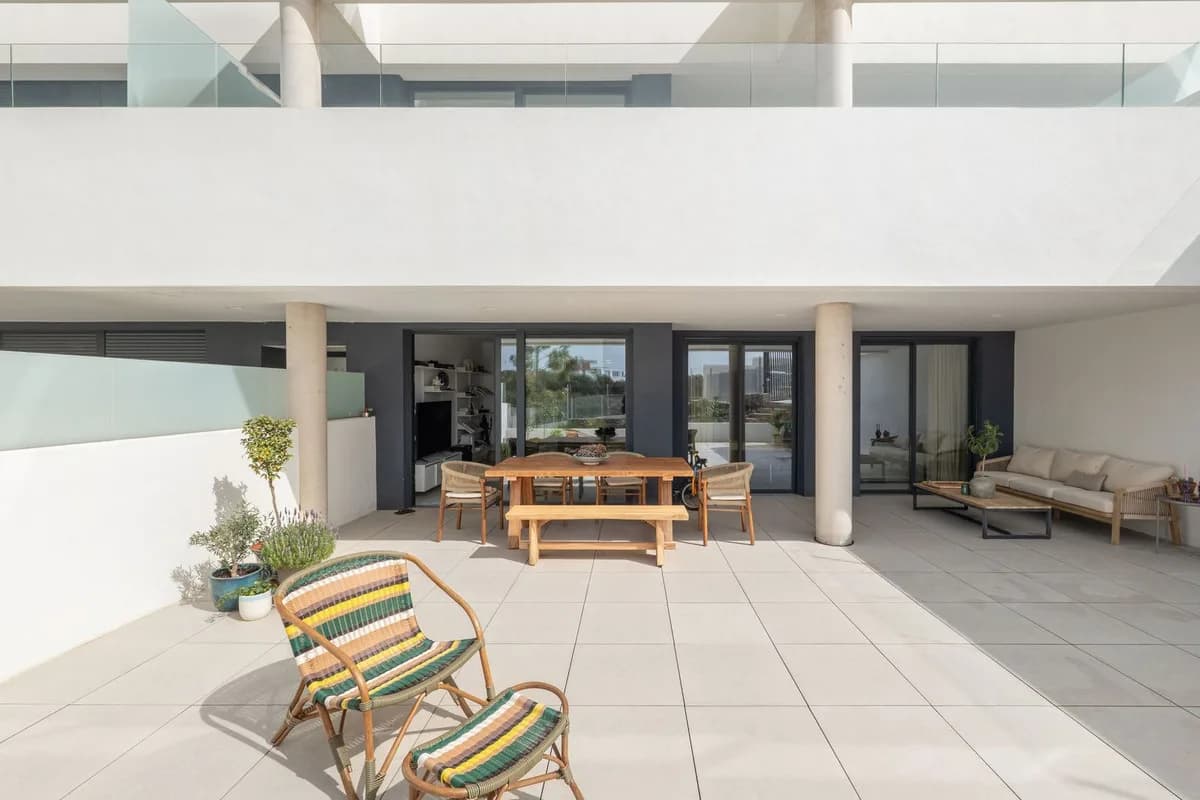 2 Bedroom Ground Floor Apartment for Sale in Altos de los Monteros, Málaga - Image 2