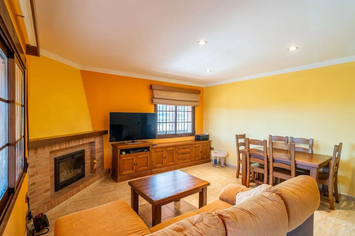 5 Bedroom Detached Villa for Sale in Mijas, Málaga