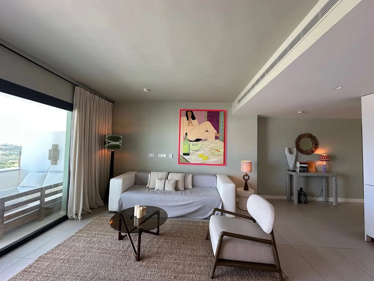 2 Bedroom Middle Floor Apartment for Sale in Calanova Golf, Málaga - Image 7