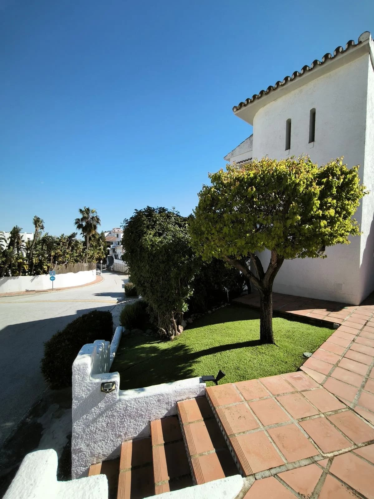 5 Bedroom Detached Villa for Sale in Cerros del Aguila, Málaga - Image 3