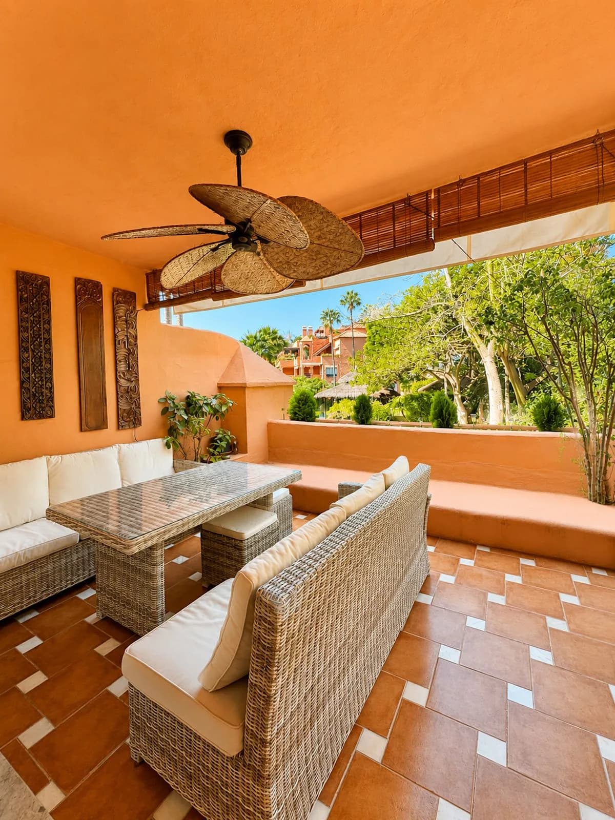 3 Bedroom Middle Floor Apartment for Sale in Guadalmina Baja, Málaga - Image 3