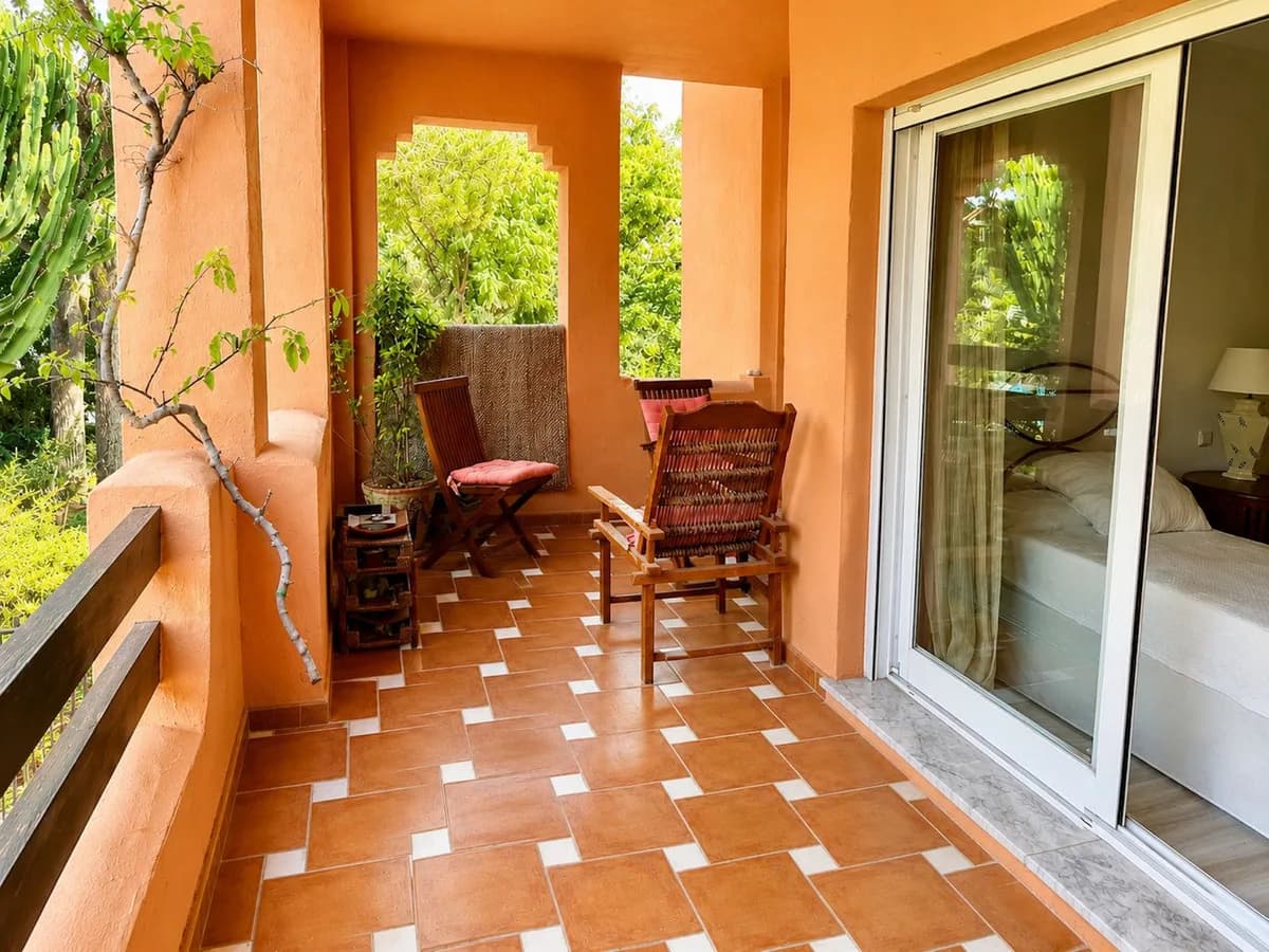 3 Bedroom Middle Floor Apartment for Sale in Guadalmina Baja, Málaga - Image 6