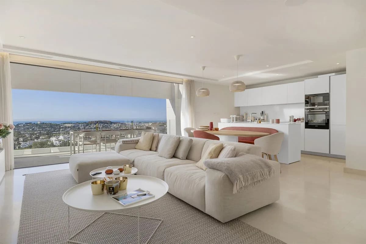 3 Bedroom Penthouse Duplex for Sale in Nueva Andalucía, Málaga