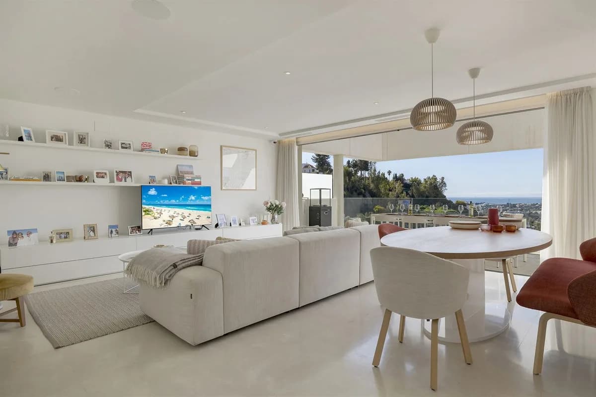 3 Bedroom Penthouse Duplex for Sale in Nueva Andalucía, Málaga - Image 6