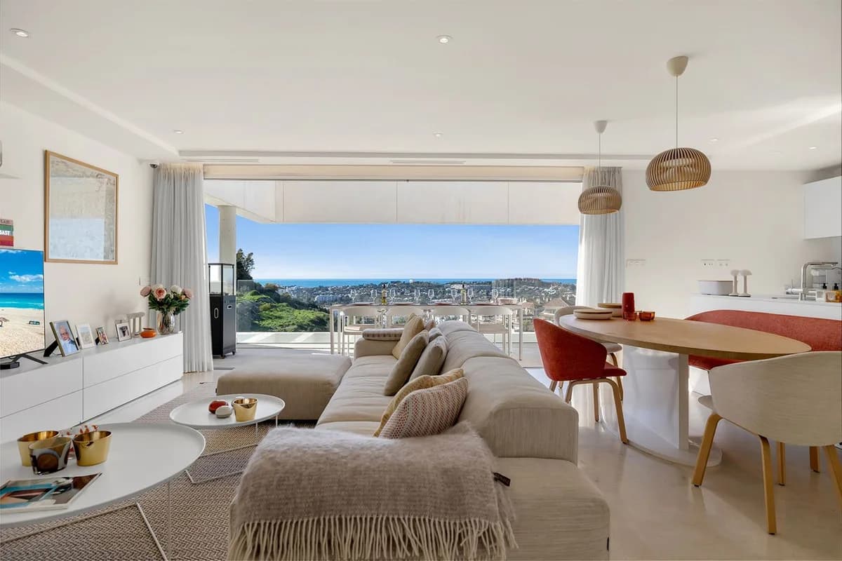 3 Bedroom Penthouse Duplex for Sale in Nueva Andalucía, Málaga - Image 7