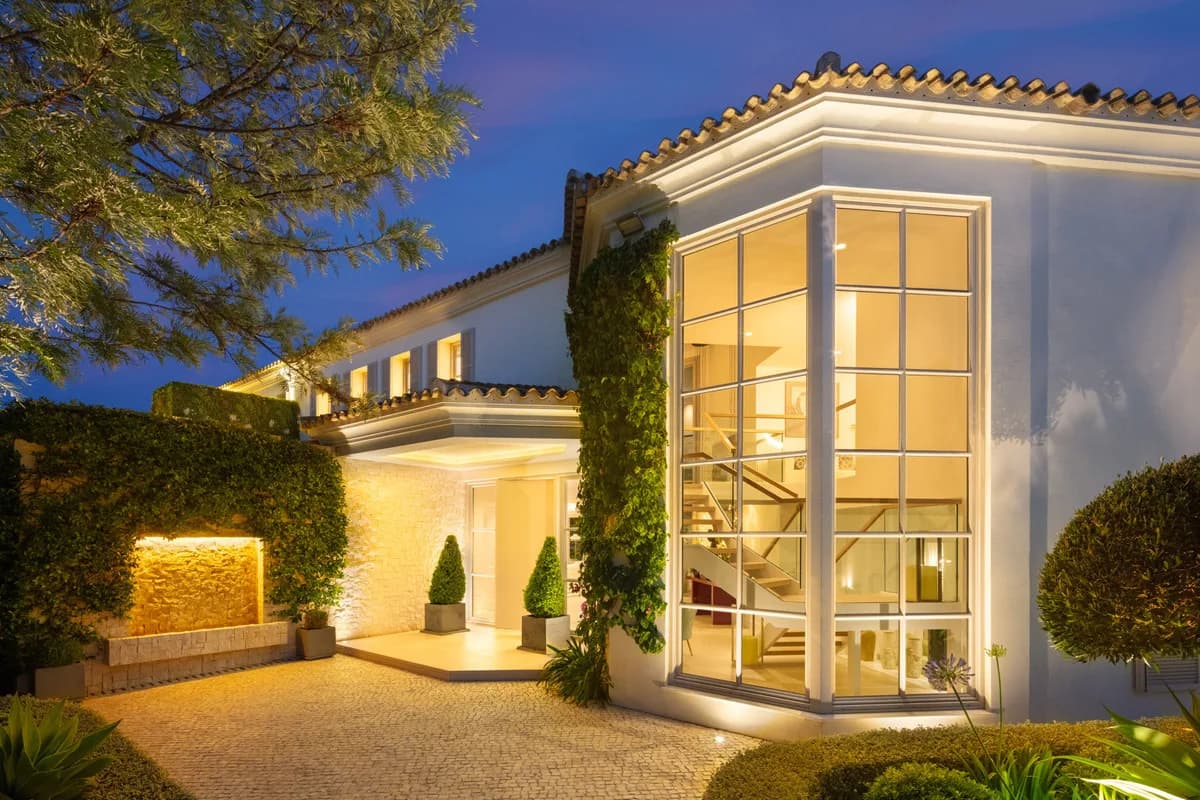 6 Bedroom Detached Villa for Sale in Aloha, Málaga - Image 3