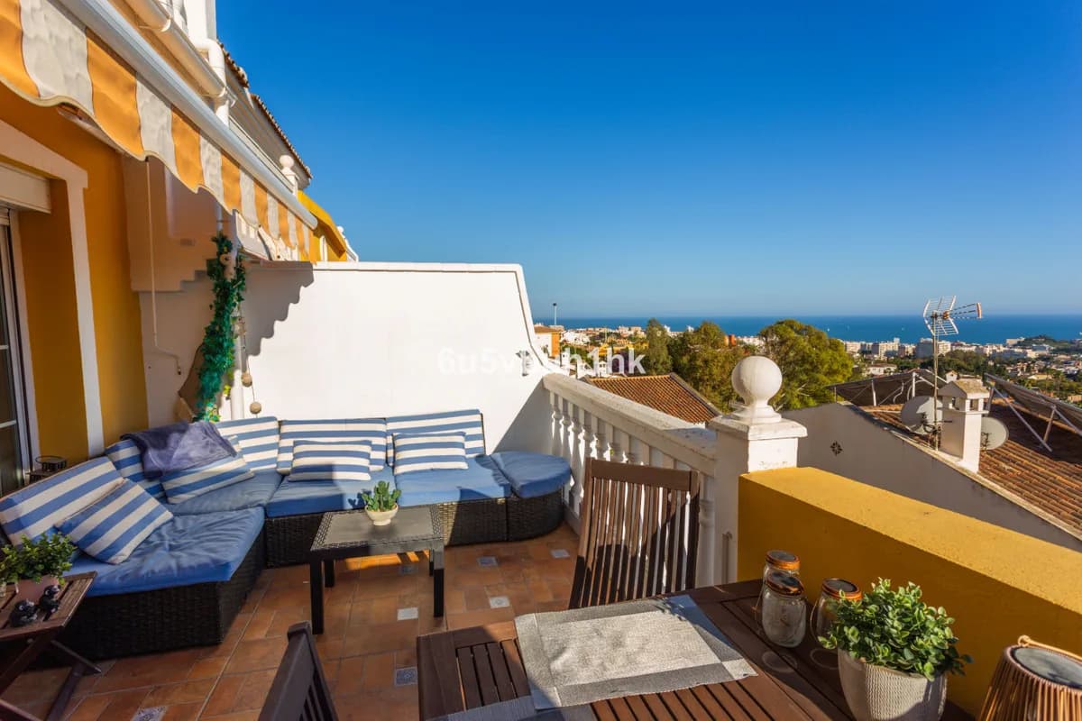 4 Bedroom Townhouse for Sale in Benalmadena, Málaga - Image 2