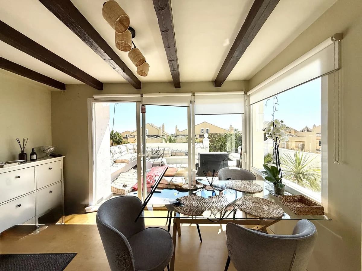 2 Bedroom Duplex for Sale in Nagüeles, Málaga - Image 9