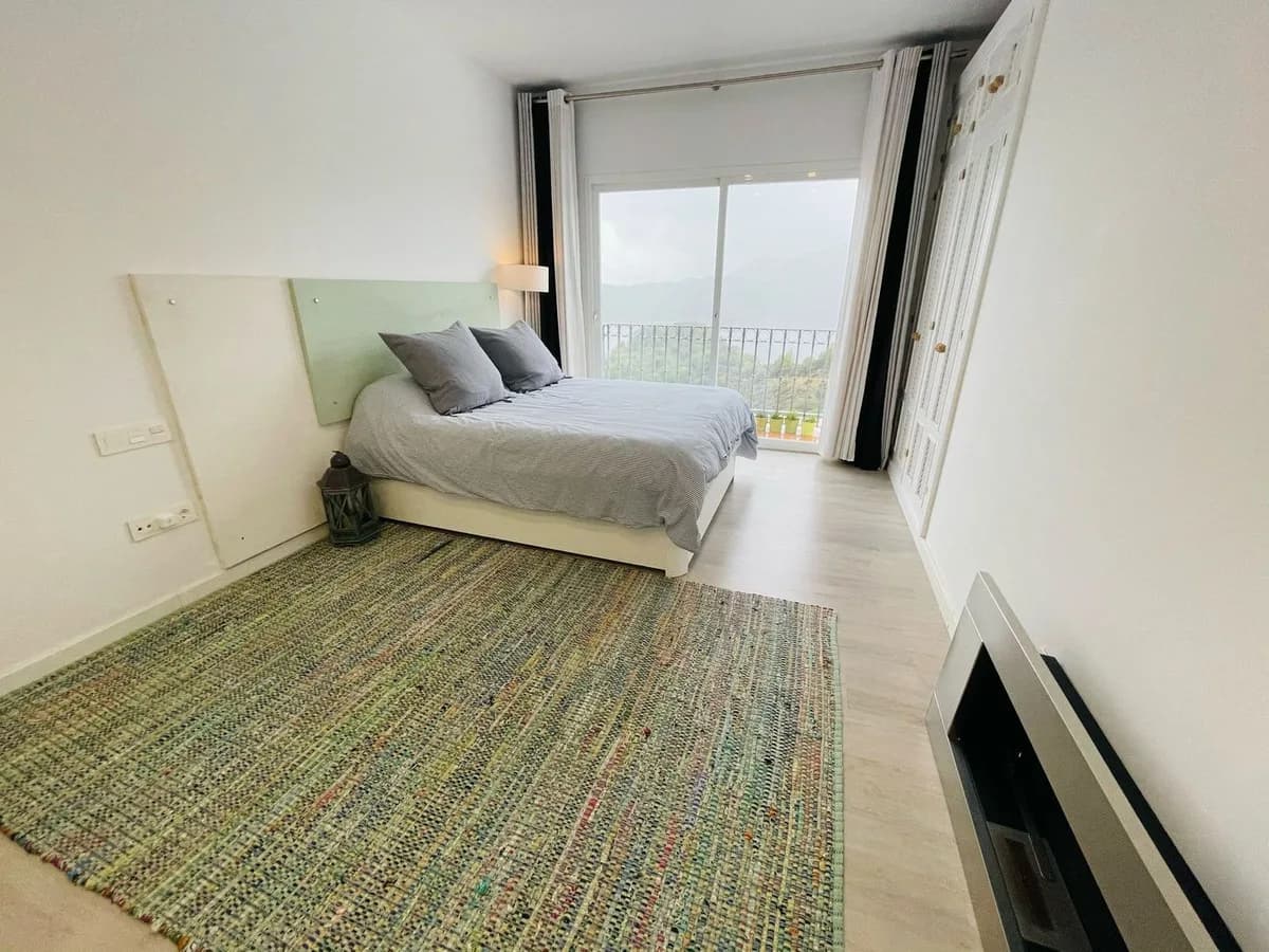 3 Bedroom Townhouse for Sale in Istán, Málaga - Image 9