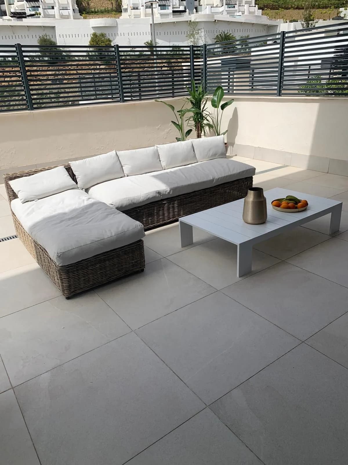 3 Bedroom Ground Floor Apartment for Sale in La Quinta, Málaga - Image 4