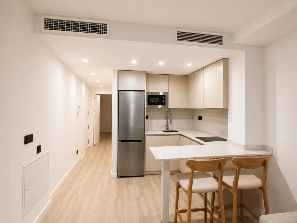 1 Bedroom Middle Floor Apartment for Sale in Conde de Ureña, Málaga - Image 4