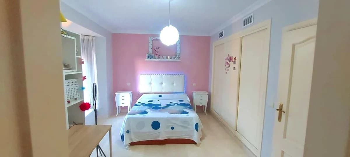 3 Bedroom Duplex for Sale in Manilva, Málaga - Image 5