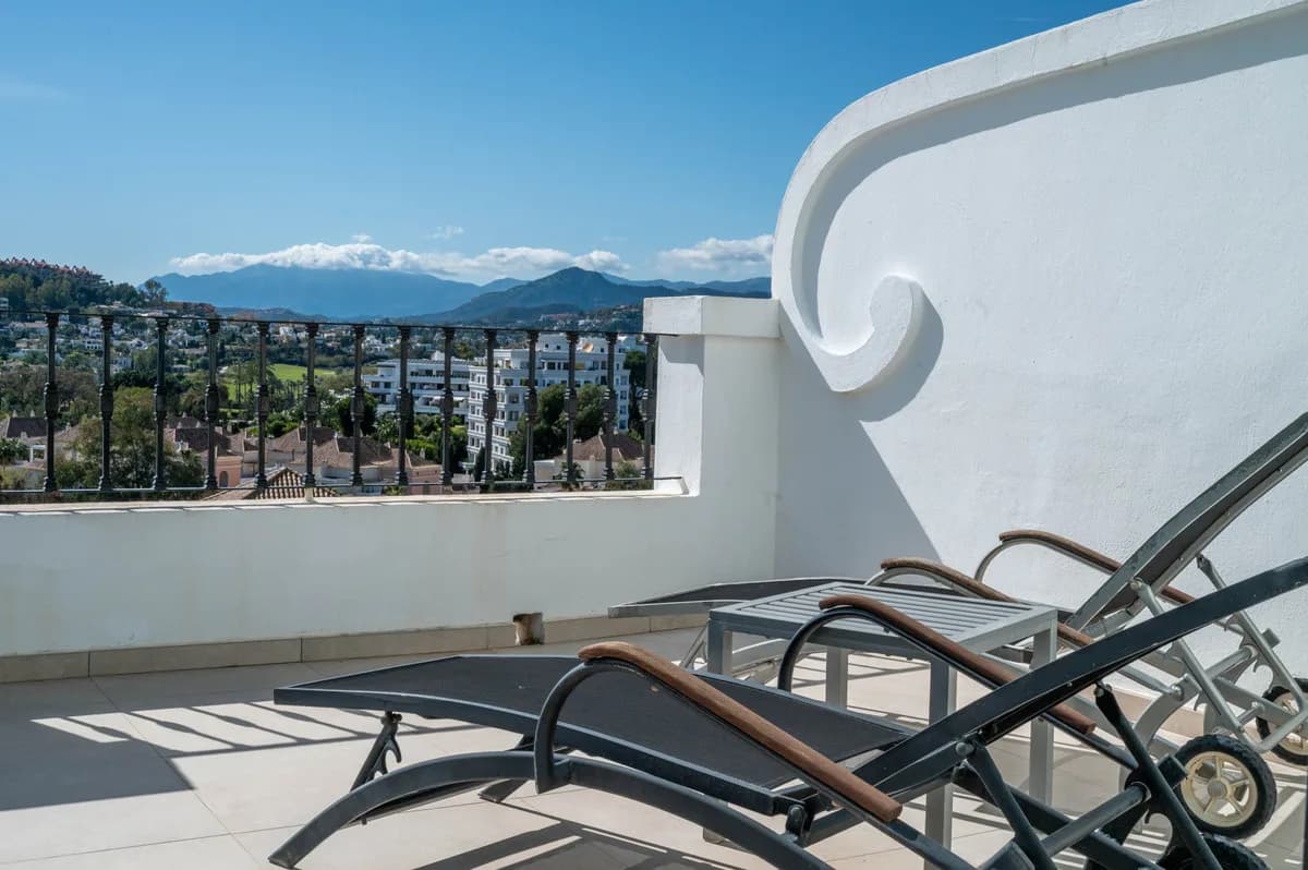 3 Bedroom Townhouse for Sale in Nueva Andalucía, Málaga - Image 4