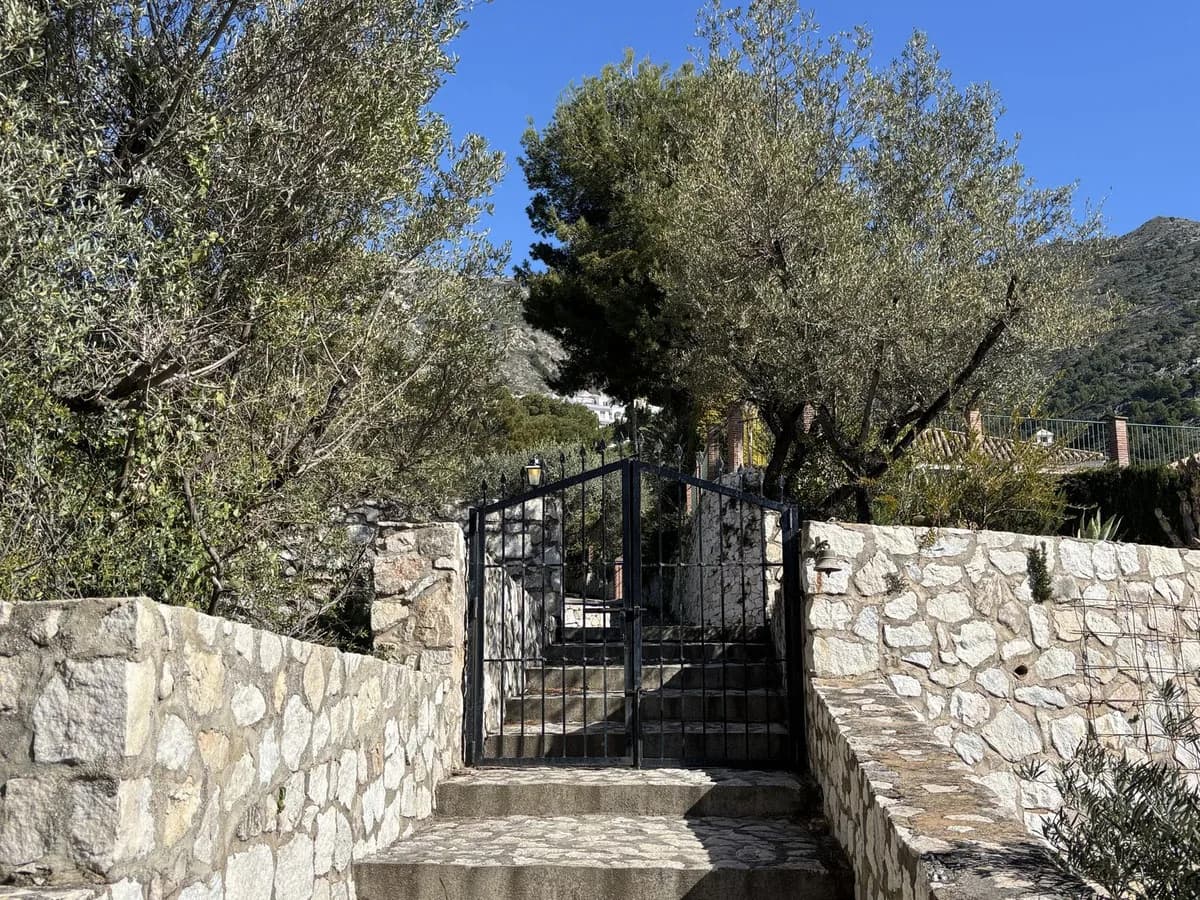 5 Bedroom Detached Villa for Sale in Valtocado, Málaga - Image 7
