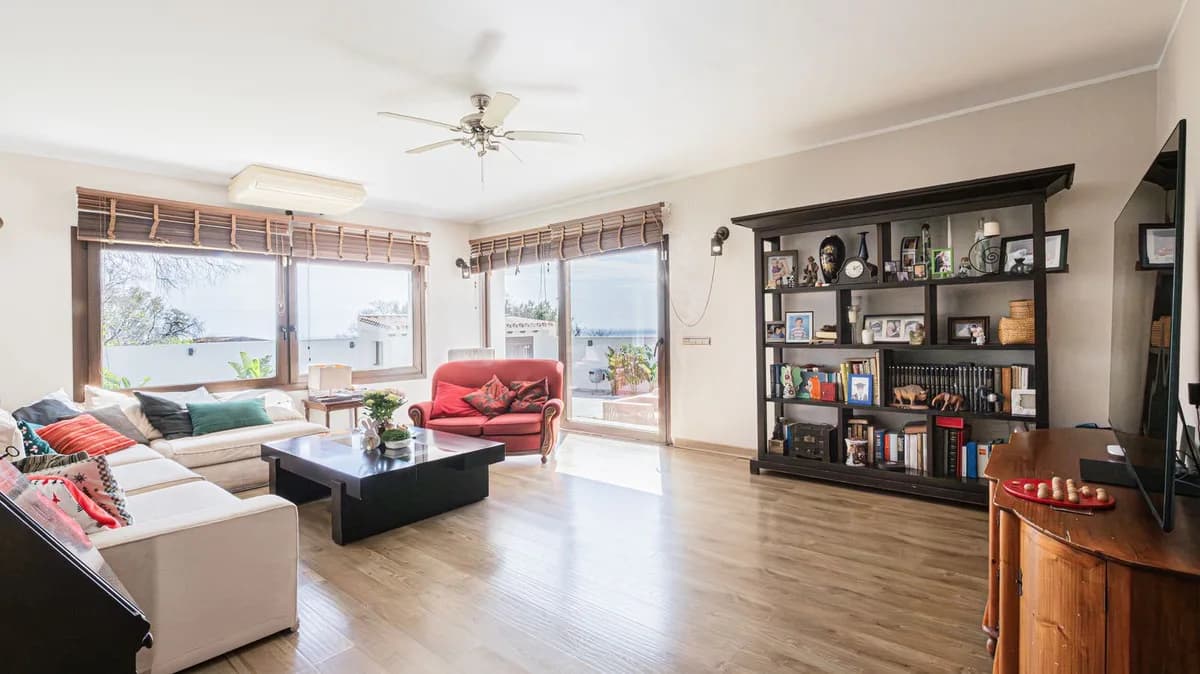 4 Bedroom Detached Villa for Sale in Benalmadena Pueblo, Málaga - Image 9