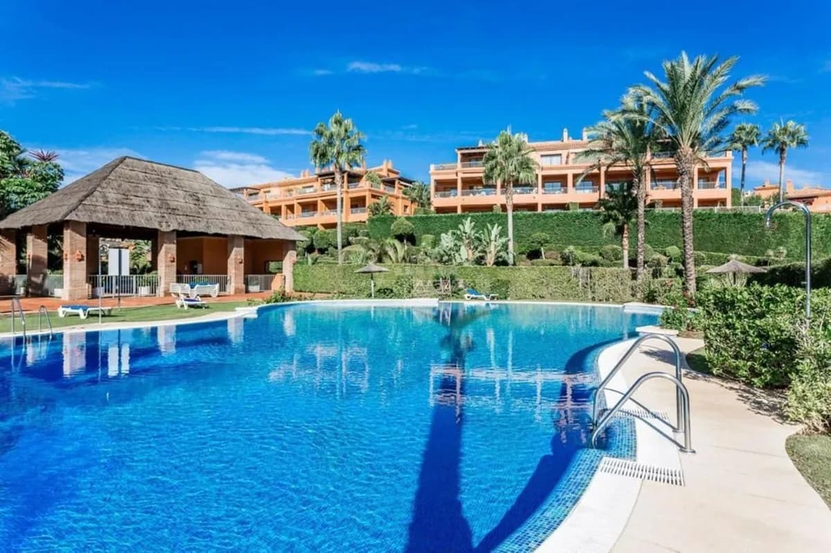 3 Bedroom Ground Floor Apartment for Sale in Estepona, Málaga - Image 3