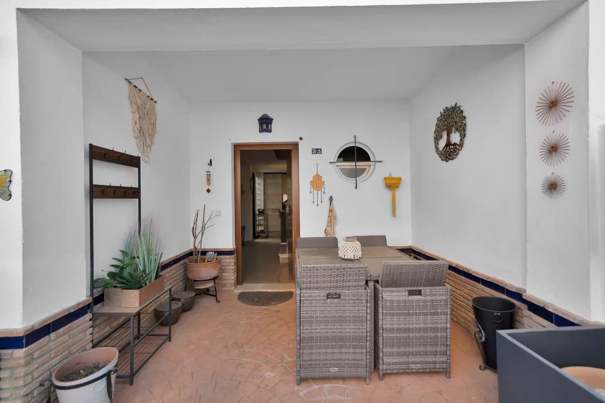4 Bedroom Townhouse for Sale in Fuengirola, Málaga - Image 9