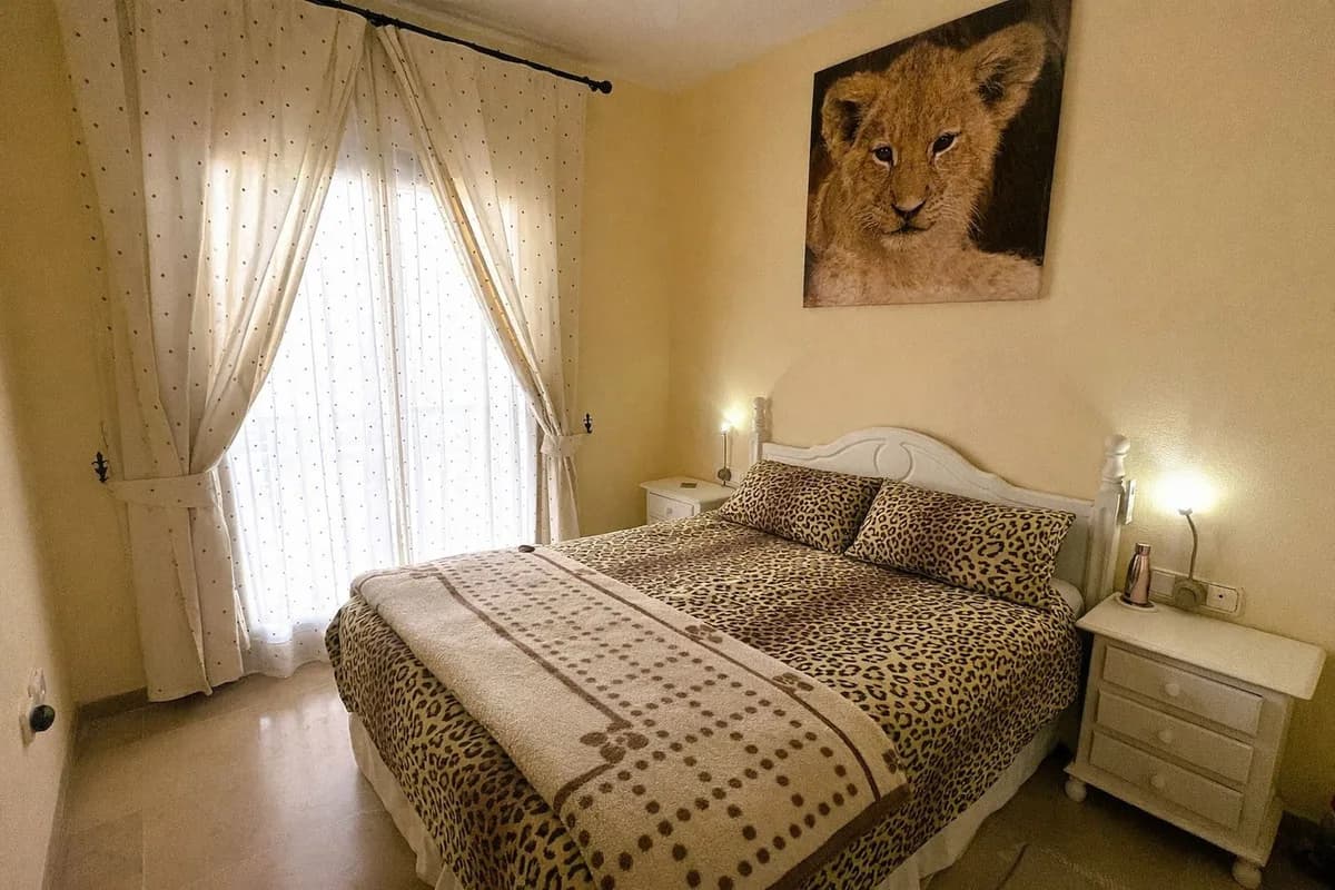 2 Bedroom Ground Floor Apartment for Sale in La Duquesa, Málaga - Image 9