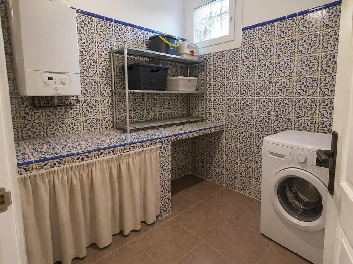 2 Bedroom Townhouse for Sale in Dos Hermanas, Málaga - Image 8