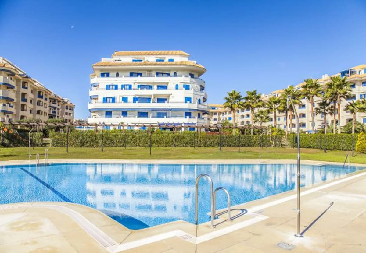 1 Bedroom Penthouse for Sale in San Luis de Sabinillas, Málaga - Image 2