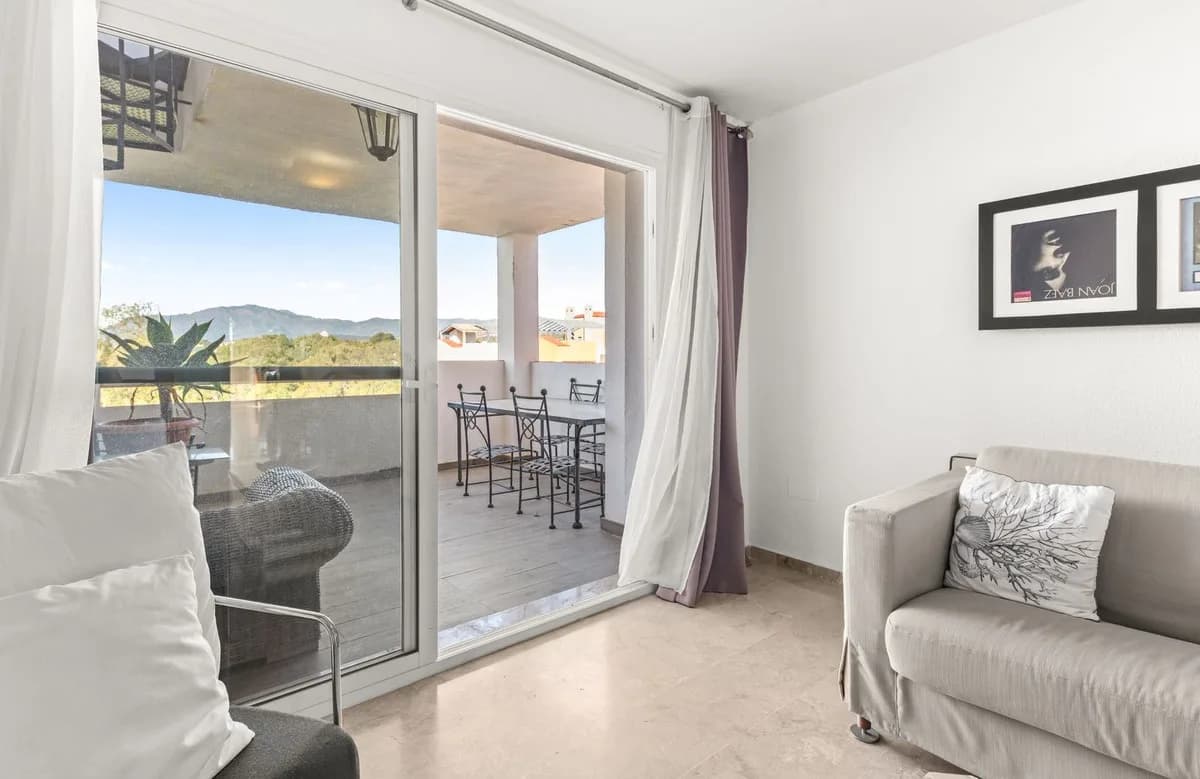 2 Bedroom Penthouse for Sale in Atalaya, Málaga - Image 3