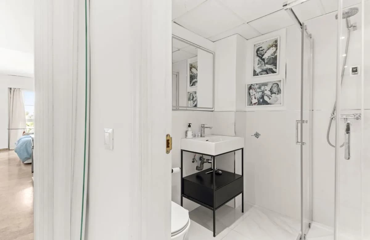 2 Bedroom Penthouse for Sale in Atalaya, Málaga - Image 8