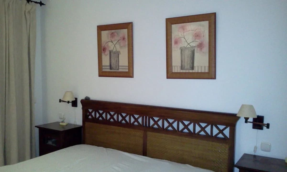 2 Bedroom Middle Floor Apartment for Sale in Sotogrande, Cádiz - Image 4