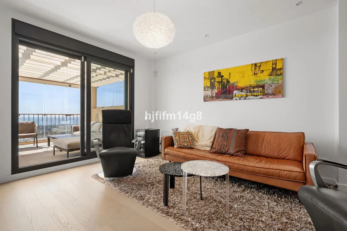 2 Bedroom Penthouse for Sale in Benahavís, Málaga - Image 6