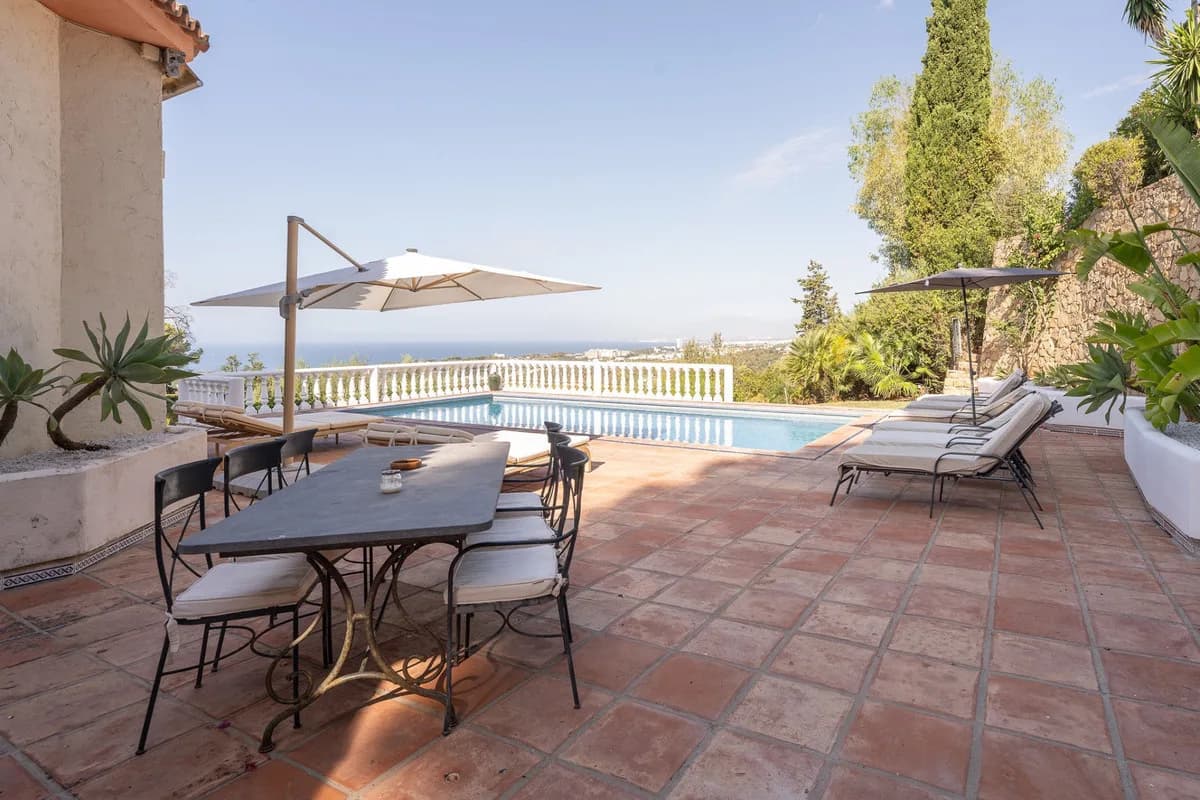 5 Bedroom Detached Villa for Sale in El Rosario, Málaga - Image 8