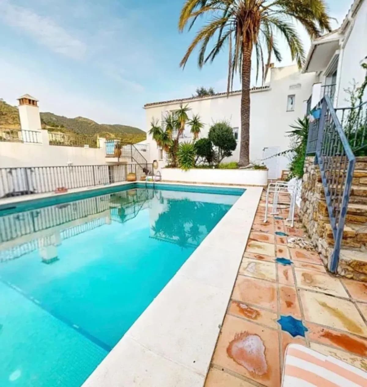 8 Bedroom Detached Villa for Sale in Benahavís, Málaga - Image 3