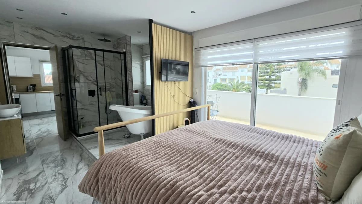 8 Bedroom Detached Villa for Sale in Riviera del Sol, Málaga - Image 6