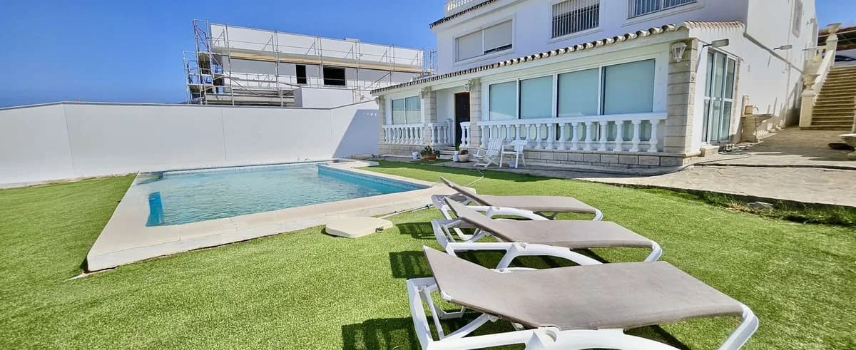 6 Bedroom Detached Villa for Sale in Alhaurín de la Torre, Málaga - Image 3